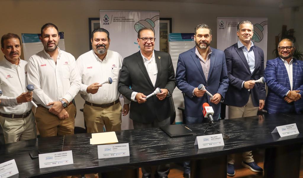 Anuncian JCAS y Arca Continental donación conjunta de 1,000 regaderas ecológicas para familias chihuahuenses