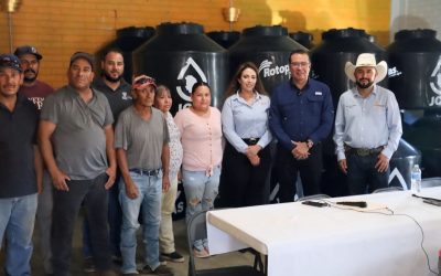 Entrega JCAS tinacos en Matachí para fortalecer el acceso al agua en los hogares